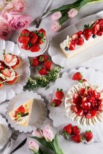 モンシェールの苺スイーツ、“ストロベリードレス”を纏ったプリンセスケーキ＆ベリー仕様の堂島ロール｜写真7
