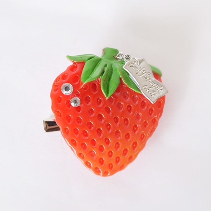 エミリーテンプルキュート「トリプルストロベリー」を散りばめた