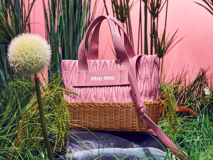 1月中頃までミュウミュウ  miu miu マテラッセ カゴバッグ