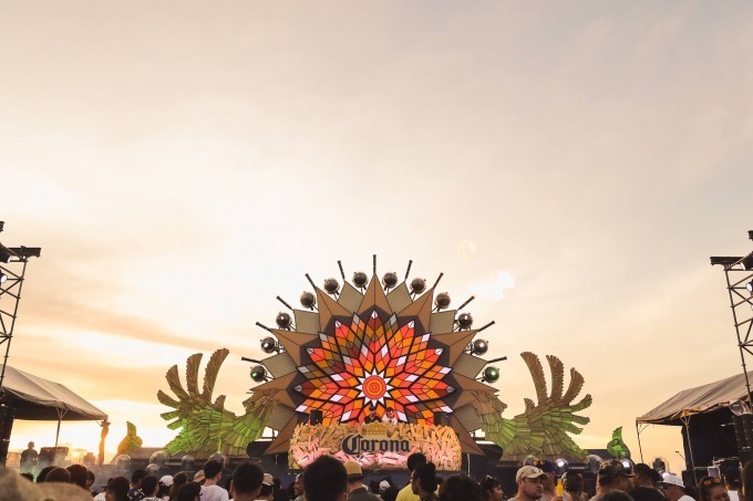 「コロナ サンセッツ フェスティバル 2018」サンセットがバックの音楽フェス、沖縄のビーチで｜写真2