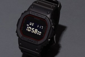 タケオキクチ×G-SHOCKより機能表示までブラックで統一したコラボウォッチが登場
