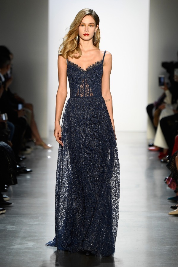 タダシショウジ TADASHI SHOJI トップス タダシ ショージ（TADASHI SHOJI）｜2019秋冬NY、ロンドン