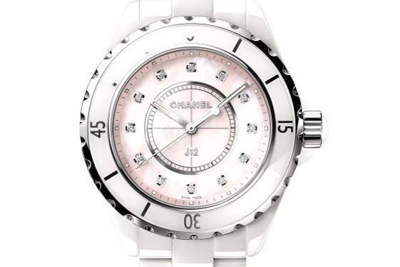 シャネルのアイコンウォッチ「J12」に“パステルピンク”のダイヤルモデル仲間入り