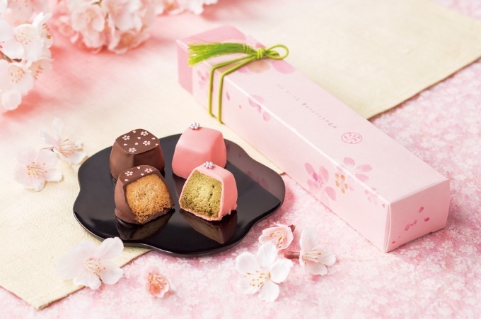 「ワビサ」春限定菓子 - ピンク色のざらめと金箔を散りばめたサクラ味のカステラ｜写真8