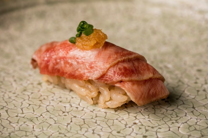 「肉寿司 KINTAN」日本橋コレド室町に、牛肉の希少部位を雲丹やフォアグラと合わせて｜写真9