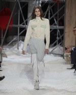 カルバン・クライン 205W39NYC 18年秋コレクション、ジェンダーの垣根を超えた近未来｜写真25