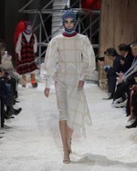 カルバン・クライン 205W39NYC 18年秋コレクション、ジェンダーの垣根を超えた近未来｜写真35