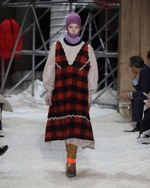 カルバン・クライン 205W39NYC 18年秋コレクション、ジェンダーの垣根を超えた近未来｜写真36