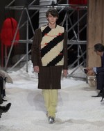 カルバン・クライン 205W39NYC 18年秋コレクション、ジェンダーの垣根を超えた近未来｜写真40