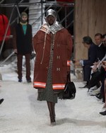 カルバン・クライン 205W39NYC 18年秋コレクション、ジェンダーの垣根を超えた近未来｜写真52