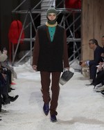 カルバン・クライン 205W39NYC 18年秋コレクション、ジェンダーの垣根を超えた近未来｜写真53