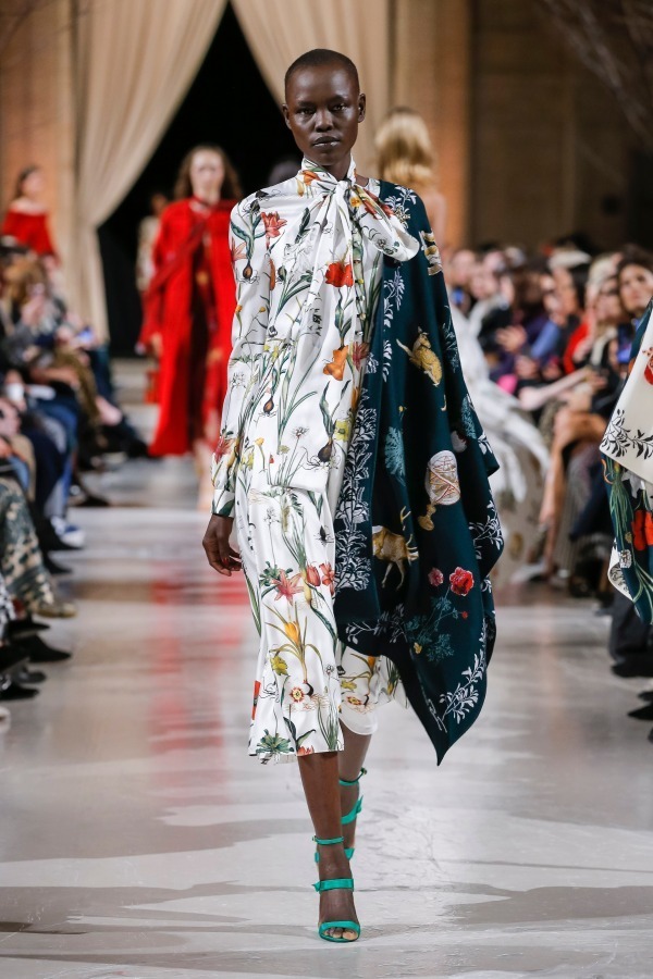 オスカー デ ラ レンタ 2018-19年秋冬<span>コレクション</span> - 写真22