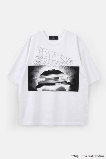 『バック・トゥ・ザ・フューチャー』とコラボ、タイムマシン「デロリアン」デザインのTシャツ