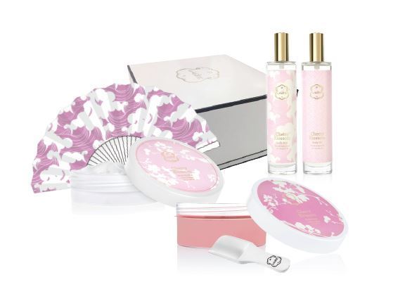 ラリンより“桜”香るスクラブやボディクリーム - 華やかなピンクの日本限定デザイン | 写真