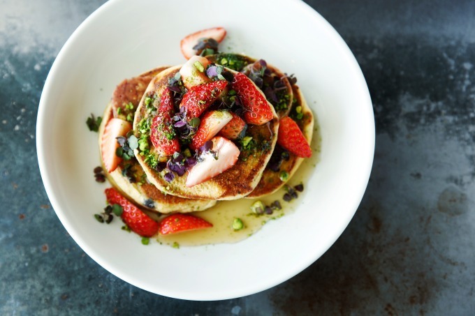 メープルシロップ｜bills 横浜赤レンガ倉庫より限定パンケーキ - ベリー×シソ×ピスタチオ×抹茶でヘルシーに