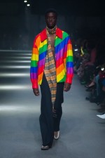 バーバリー 2018 フェブラリー コレクション、クリストファー・ベイリー手掛けるラストショーは虹色｜写真78