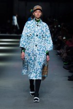 バーバリー 2018 フェブラリー コレクション、クリストファー・ベイリー手掛けるラストショーは虹色｜写真52