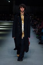 バーバリー 2018 フェブラリー コレクション、クリストファー・ベイリー手掛けるラストショーは虹色｜写真40