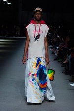 バーバリー 2018 フェブラリー コレクション、クリストファー・ベイリー手掛けるラストショーは虹色｜写真72