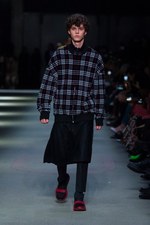 バーバリー 2018 フェブラリー コレクション、クリストファー・ベイリー手掛けるラストショーは虹色｜写真34