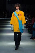 バーバリー 2018 フェブラリー コレクション、クリストファー・ベイリー手掛けるラストショーは虹色｜写真13