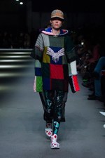 バーバリー 2018 フェブラリー コレクション、クリストファー・ベイリー手掛けるラストショーは虹色｜写真39