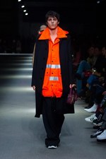 バーバリー 2018 フェブラリー コレクション、クリストファー・ベイリー手掛けるラストショーは虹色｜写真8