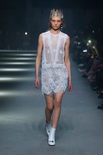 バーバリー 2018 フェブラリー コレクション、クリストファー・ベイリー手掛けるラストショーは虹色｜写真79