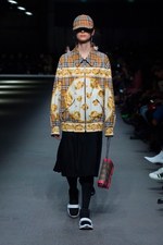 バーバリー 2018 フェブラリー コレクション、クリストファー・ベイリー手掛けるラストショーは虹色｜写真25