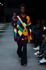 バーバリー 2018 フェブラリー コレクション、クリストファー・ベイリー手掛けるラストショーは虹色｜写真38