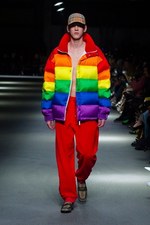 バーバリー 2018 フェブラリー コレクション、クリストファー・ベイリー手掛けるラストショーは虹色｜写真69
