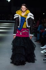 バーバリー 2018 フェブラリー コレクション、クリストファー・ベイリー手掛けるラストショーは虹色｜写真17