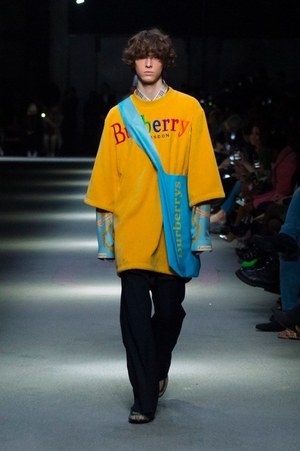 バーバリー 2018 フェブラリー コレクション、クリストファー・ベイリー手掛けるラストショーは虹色｜写真13