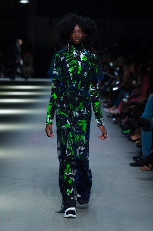 バーバリー 2018 フェブラリー コレクション、クリストファー・ベイリー手掛けるラストショーは虹色｜写真6