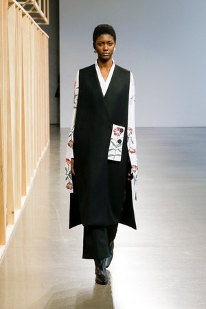 クラウディア リー(CLAUDIA LI) 2018-19年秋冬ウィメンズコレクション  - 写真25