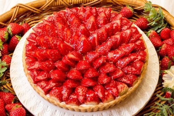 キル フェ ボン「イチゴとホワイトチョコババロアのタルト」