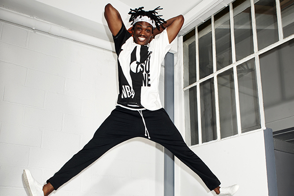 NBA｜メゾン キツネ×NBA、30チームの総柄ロゴTなどユニセックスのコラボコレクション発売