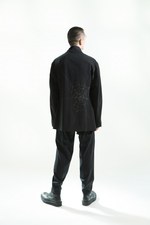 ブラック スキャンダル ヨウジヤマモト 2018-19年秋冬コレクション、過去からのメッセージを昇華｜写真3