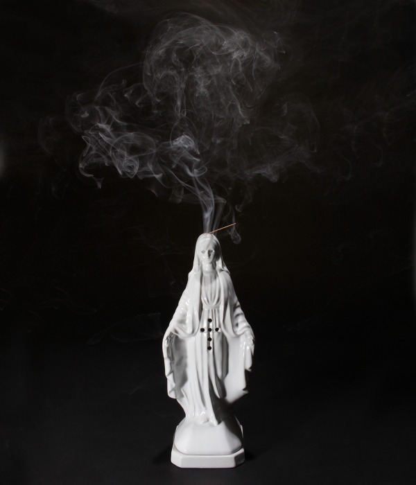 ワコマリア初 マリア像 をモチーフに製作した陶器のお香立て フレグランス発売 ファッションプレス