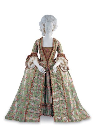 200年間のモードを紹介する「ヨーロピアン・モード」展、文化