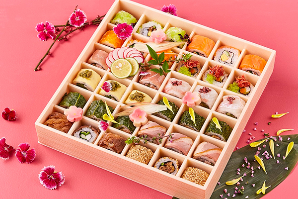 お花見｜まるで宝石「お花見ロール寿司弁当」一口サイズの寿司36貫が一箱に、シャリ ザ トーキョー スシバーで