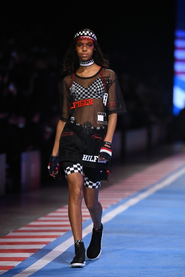 トミー ヒルフィガー(TOMMY HILFIGER) 2018年春夏ウィメンズコレクション  - 写真21