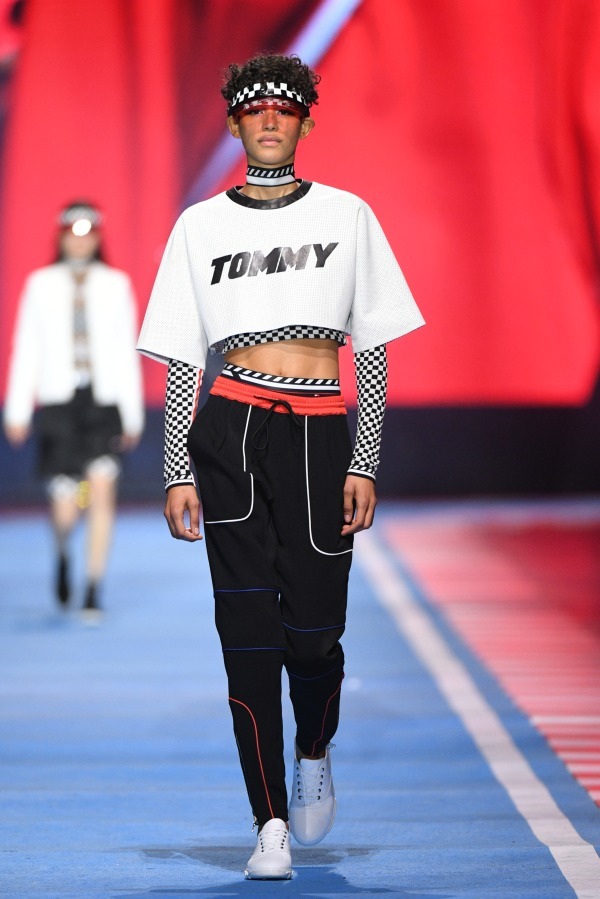 トミー ヒルフィガー(TOMMY HILFIGER) 2018年春夏ウィメンズコレクション  - 写真20