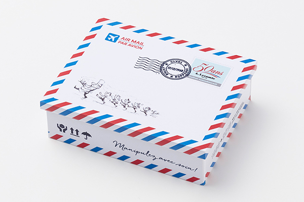 マドレーヌ｜仏菓子「ルコント」のホワイトデー、封筒モチーフのデザイン缶にハートフィナンシェを詰め込んで