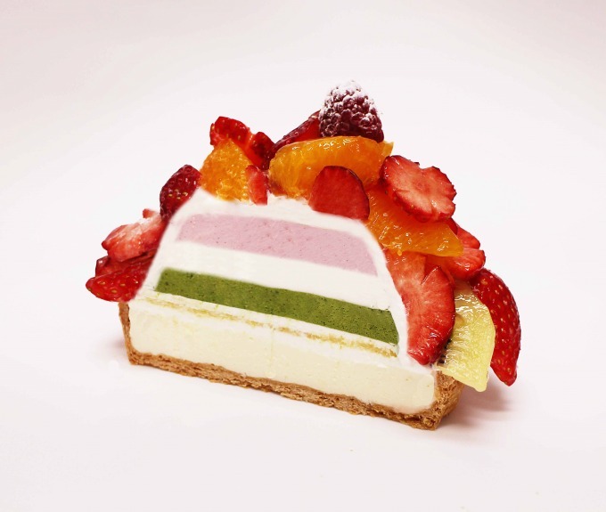 カフェコムサより春の新作スイーツ - 菱餅に見立てたひな祭りケーキ＆フレッシュ苺と桜ゼリーのケーキ | 写真