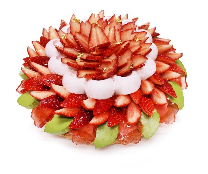 カフェコムサより春の新作スイーツ 菱餅に見立てたひな祭りケーキ フレッシュ苺と桜ゼリーのケーキ ファッションプレス