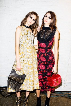 アリス アンド オリビア(alice + olivia) 2018-19年秋冬ウィメンズコレクション  - 写真33