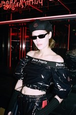 8 モンクレール パーム・エンジェルス 18年秋冬コレクション、赤＆黒の“カメレオンスタイル”｜写真5