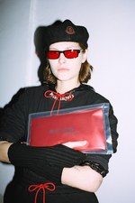 8 モンクレール パーム・エンジェルス 18年秋冬コレクション、赤＆黒の“カメレオンスタイル”｜写真16