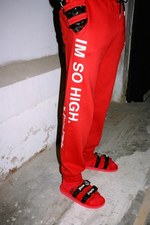 8 モンクレール パーム・エンジェルス 18年秋冬コレクション、赤＆黒の“カメレオンスタイル”｜写真18